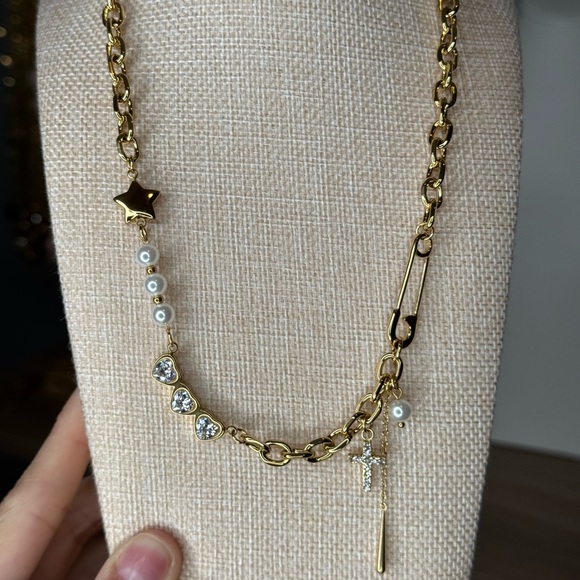 LoLo’s Collective Jewelry - Beautiful necklace